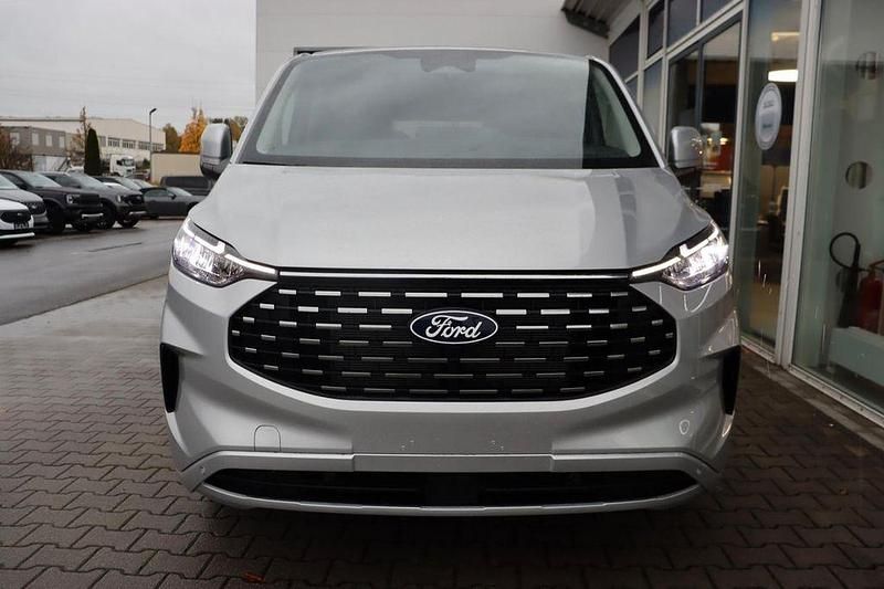 Neu Ford Tourneo Titanium 170 PS (125 kW) 2025 Silber Van / Kleinbus