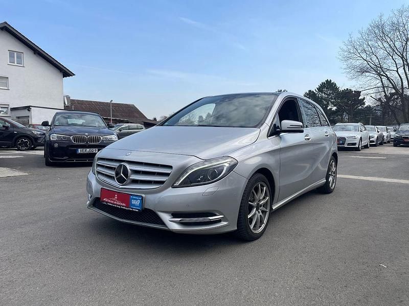 Gebraucht Mercedes B180 109 PS (80 kW) 2011 Silber Van / Kleinbus
