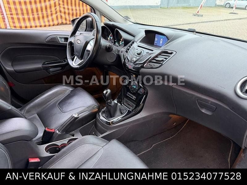 Gebraucht Ford Fiesta Titanium 95 PS (69 kW) 2014 Schwarz Kleinwagen
