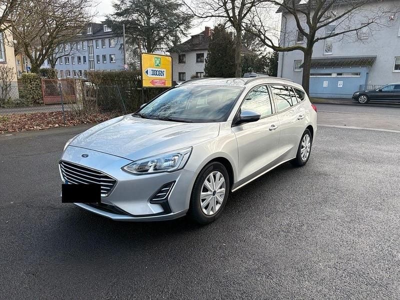 Silber Gebraucht 2019 Ford Focus Trend Kombi | 9.900 € (Superpreis) - Bild 1/4