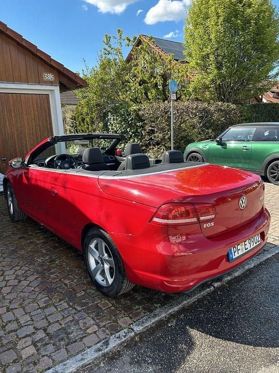 Second-hand VW Eos 122 CP (89 kW) 2011 Roșu Cabrio
