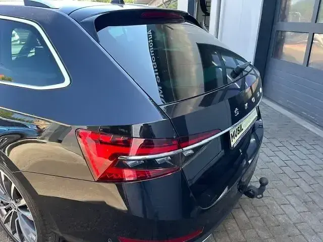 Gebraucht Skoda Superb LAURIN & KLEMENT 280 PS (205 kW) 2023 Schwarzmagic perleffekt Kombi