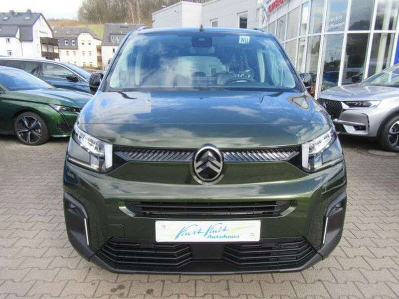 Neu Citroën Berlingo 131 PS (96 kW) 2025 Grün Van / Kleinbus