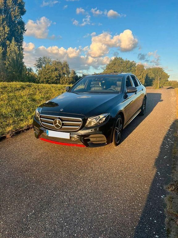 Schwarz Gebraucht 2019 Mercedes E400 AMG Limousine | 35.500 € (Superpreis) - Bild 1/4