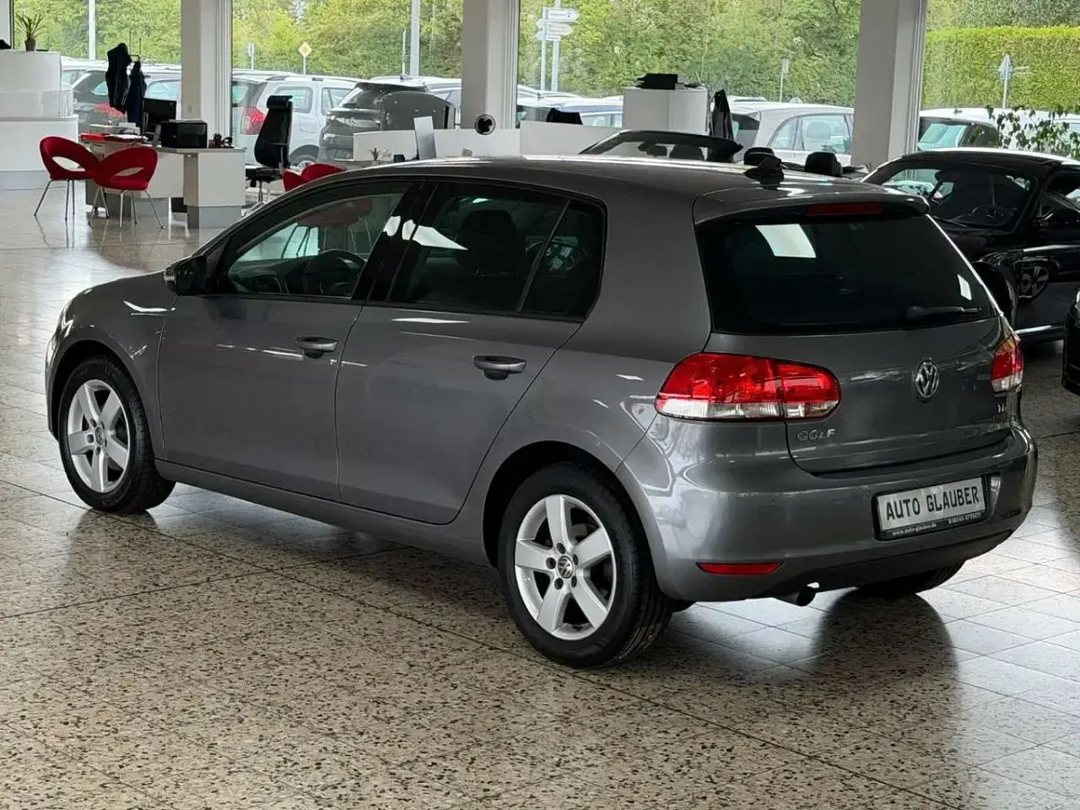 Gebraucht VW Golf VI Team 105 PS (77 kW) 2010 Grau Kleinwagen
