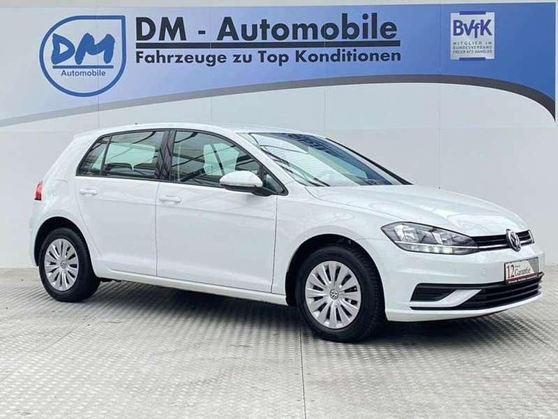 Gebraucht VW Golf VII 110 PS (80 kW) 2017 Weiß Limousine