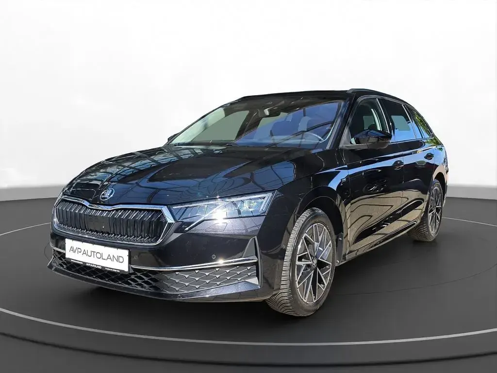 Gebraucht Skoda Octavia Tour 150 PS (110 kW) 2025 Blackmagic perleffekt Kombi