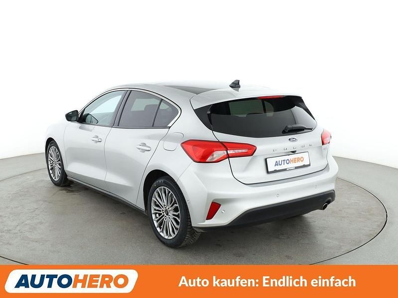 Gebraucht Ford Focus Titanium 120 PS (88 kW) 2019 Grau Limousine