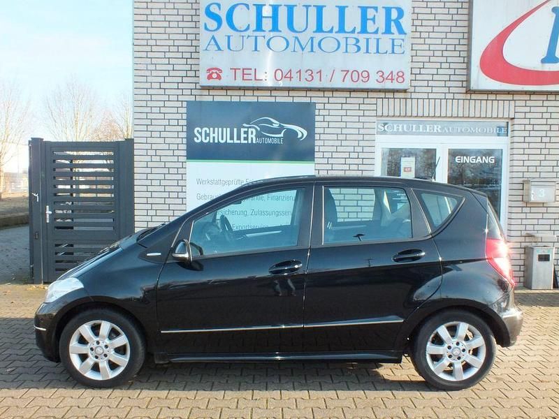 Gebraucht Mercedes A180 109 PS (80 kW) 2010 Schwarz Van / Kleinbus