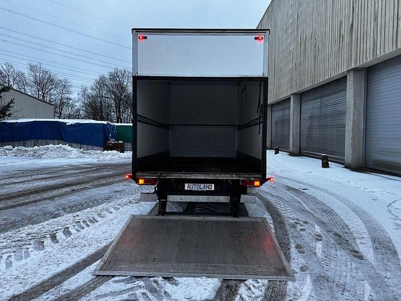 Gebraucht Iveco Daily 136 PS (100 kW) 2021 Weiß Van / Kleinbus