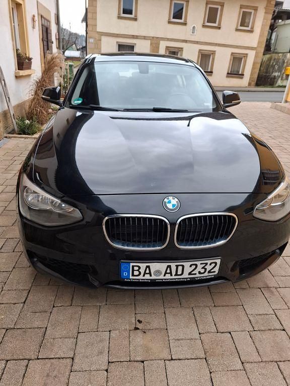 Schwarz Gebraucht 2013 BMW 120 Urban Line Kleinwagen | 8.350 € (Fairer Preis) - Bild 1/4