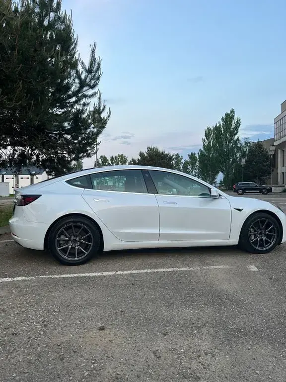 Gebraucht Tesla Model 3 Standard Range Plus 239 kW (325 PS) 2020 Weiß Limousine