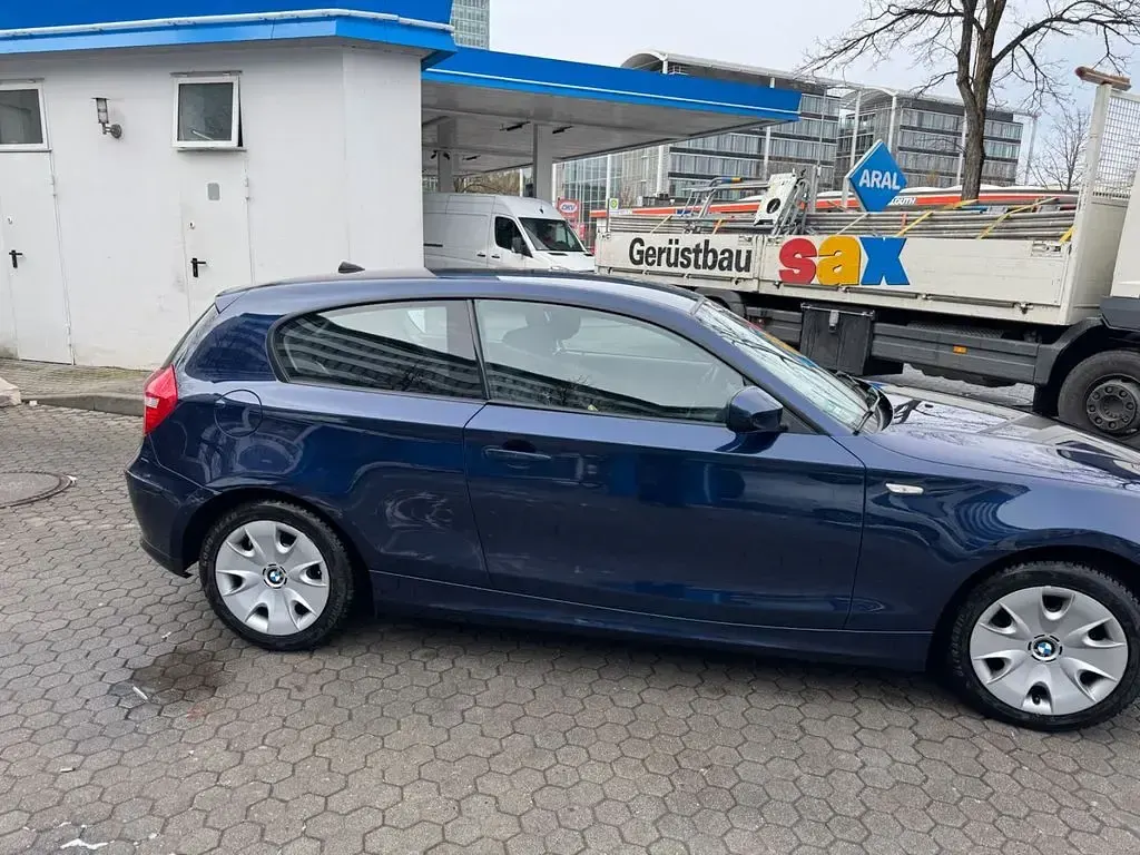 Gebraucht BMW 116 122 PS (89 kW) 2010 Blau Kleinwagen