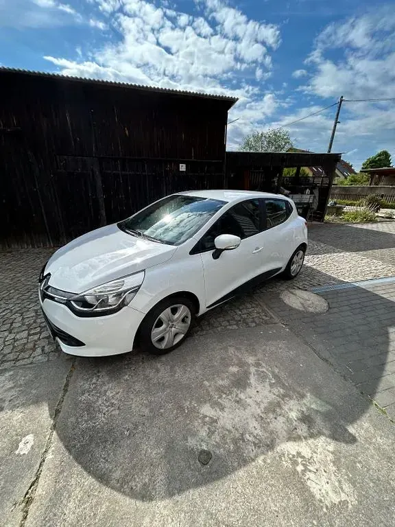 Gebraucht Renault Clio IV 90 PS (66 kW) 2013 Weiß Limousine
