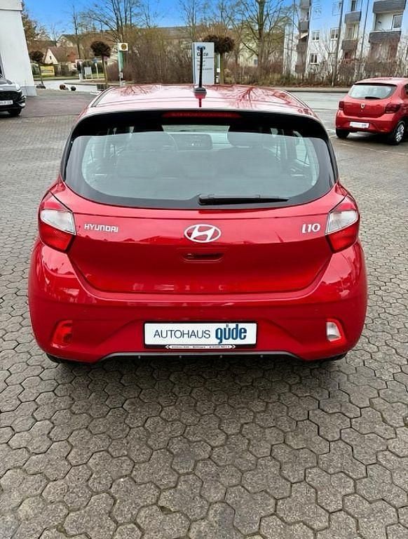 Neu Hyundai i10 Select 63 PS (46 kW) 2026 Rot Kleinwagen