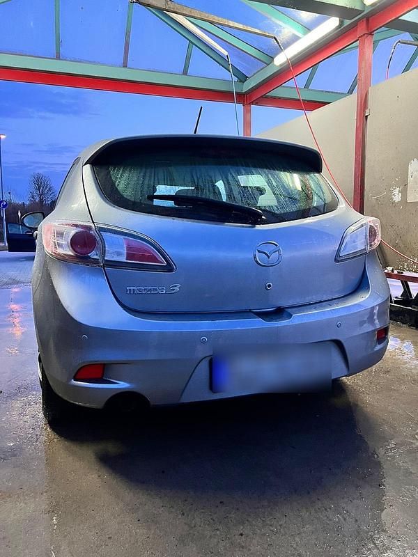 Usata Mazda 3 105 CV (77 kW) 2013 Argento Utilitaria