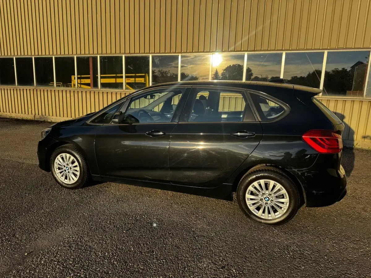 Gebraucht BMW 218 Active Tourer Advantage 150 PS (110 kW) 2021 Schwarz Van / Kleinbus