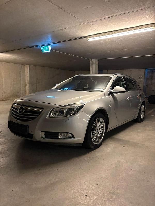 Silber Gebraucht 2010 Opel Insignia Sport Kombi | 3.099 € (Superpreis) - Bild 1/4