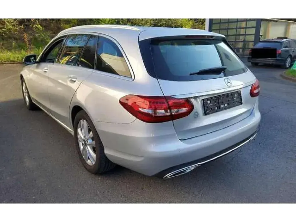 Gebraucht Mercedes 300 258 PS (189 kW) 2019 Iridiumsilber (metallic) Kombi