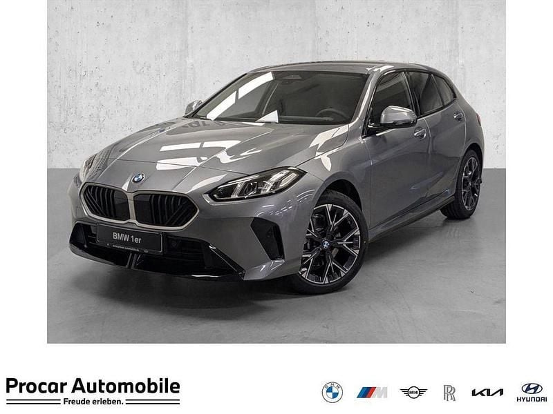 Grau Neu 2025 BMW 116 M Sport Kleinwagen | 30.680 € (Superpreis) - Bild 1/4
