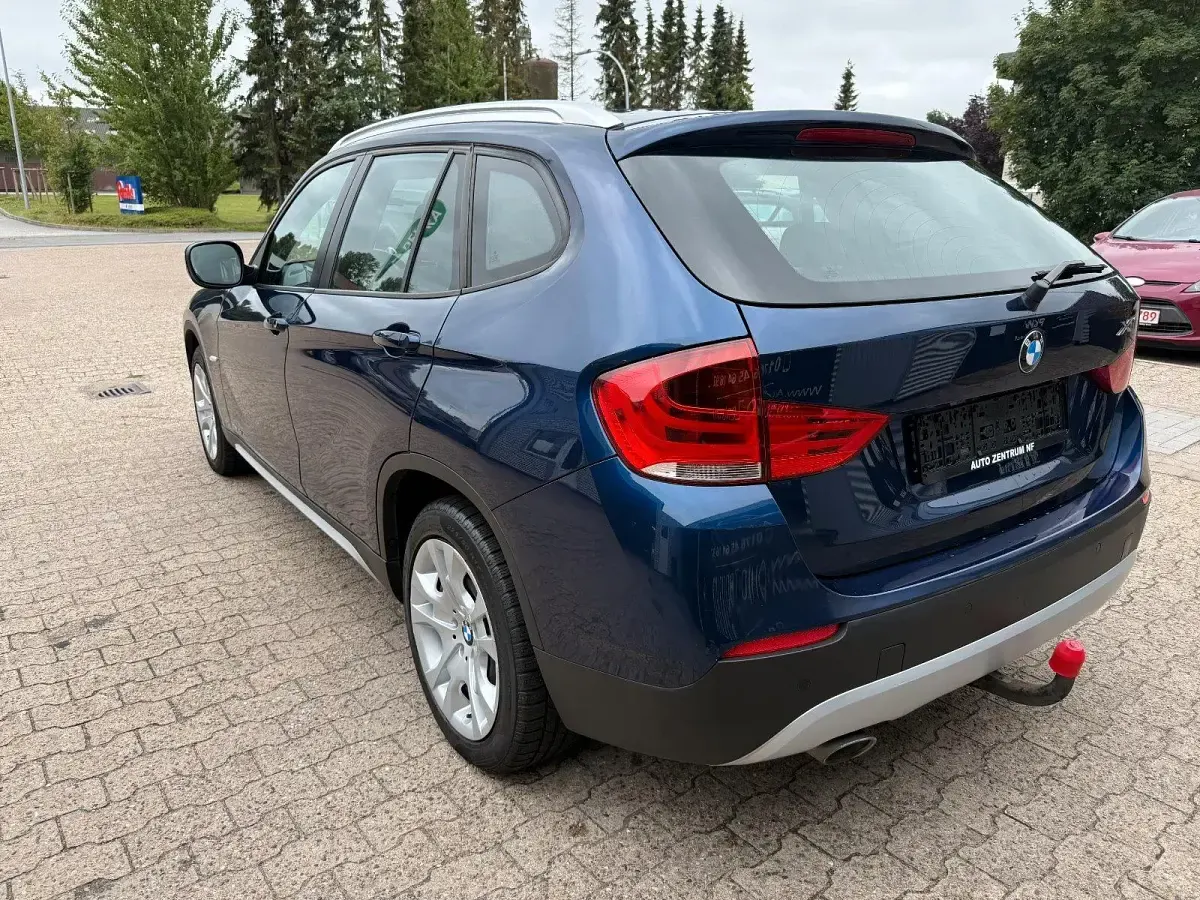 Gebraucht BMW X1 Sport Line 142 PS (104 kW) 2011 Blau SUV