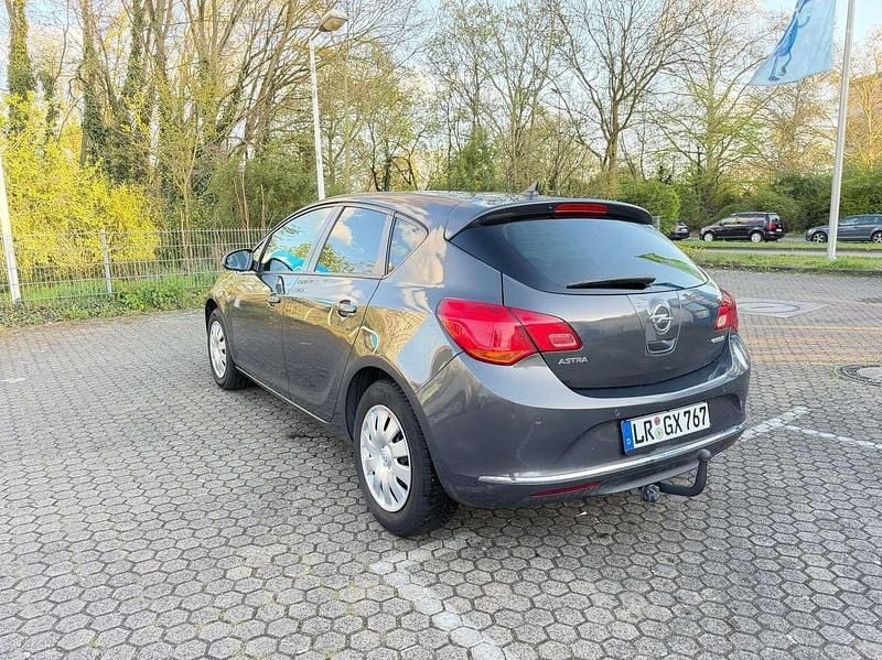 Gebraucht Opel Astra Style 136 PS (100 kW) 2015 Grau Limousine