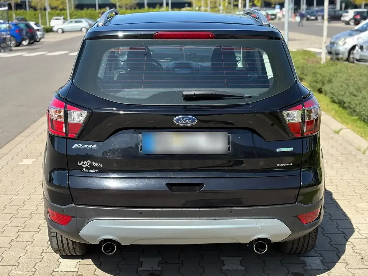 Second-hand Ford Kuga 120 CP (88 kW) 2018 Negru SUV