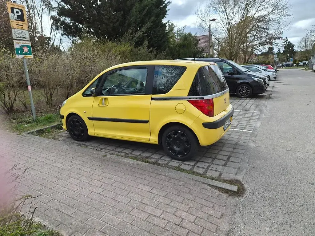 Gebraucht Peugeot 1007 Tendance 73 PS (53 kW) 2007 Gelb Van / Kleinbus