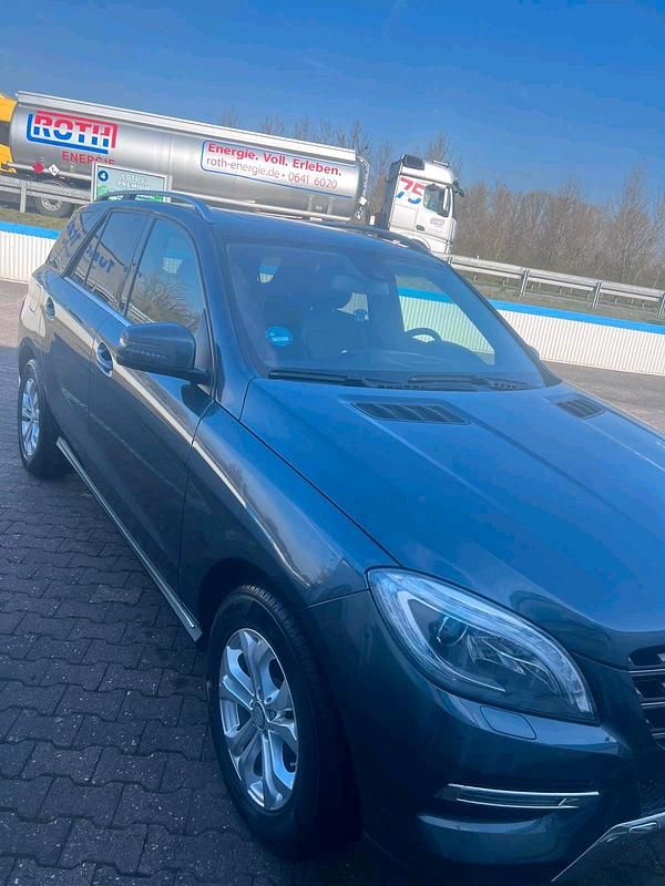 Gebraucht Mercedes ML350 258 PS (189 kW) 2014 Grau SUV