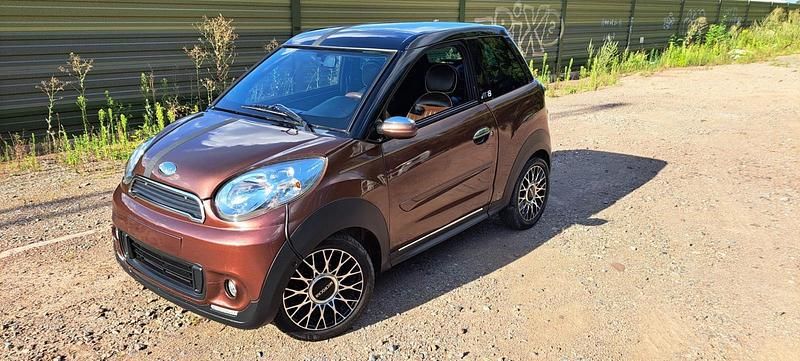 Braun Gebraucht 2013 Microcar M8 Kleinwagen | 6.250 € - Bild 1/4