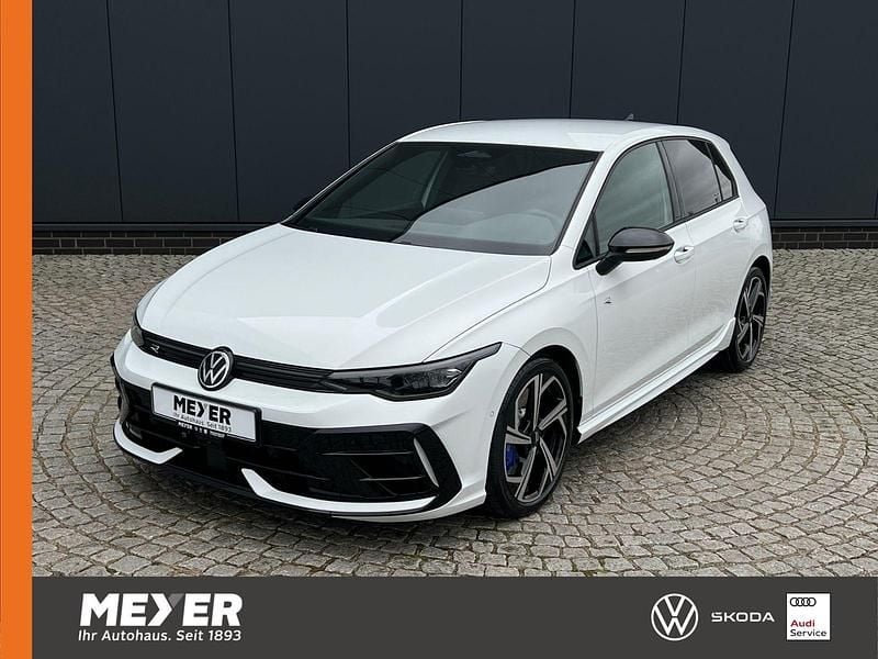 Pure white/ pure white Neu 2025 VW Golf VIII R Limousine | 47.690 € (Guter Preis) - Bild 1/4