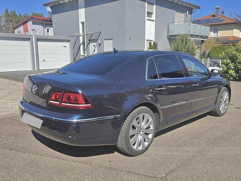 Gebraucht VW Phaeton Exclusive 245 PS (180 kW) 2015 Blau Limousine