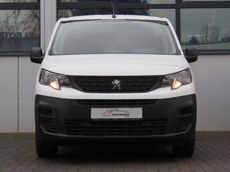 Gebraucht Peugeot Partner 102 PS (75 kW) 2021 Weiß Van / Kleinbus