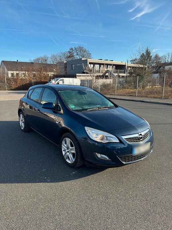 Usata Opel Astra 100 CV (73 kW) 2012 Blu Utilitaria