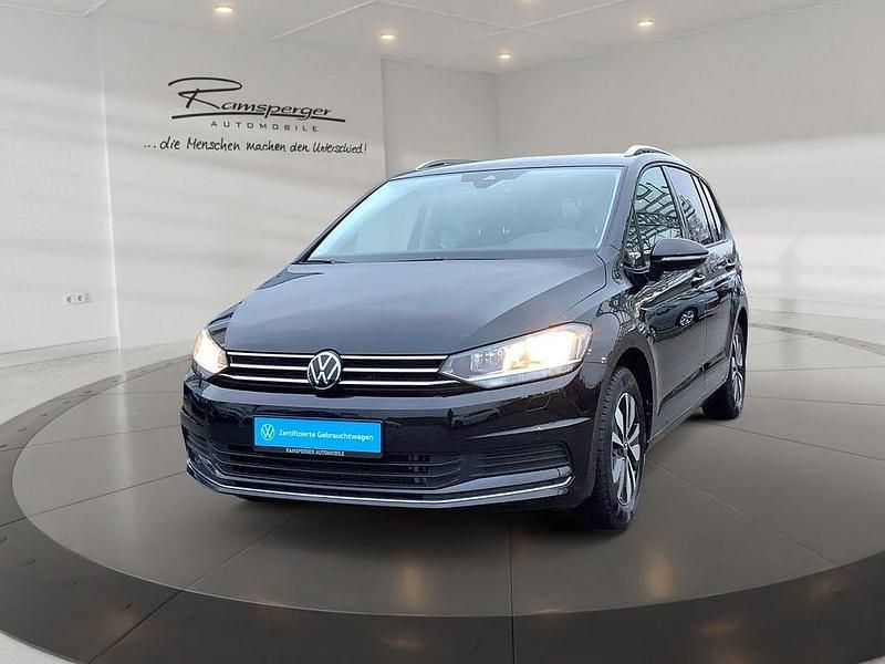 Gebraucht VW Touran Move 150 PS (110 kW) 2024 Schwarz (deep black perleffekt) Van / Kleinbus