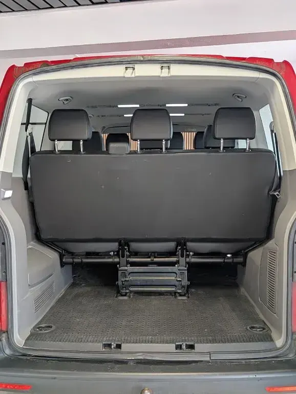 Gebraucht VW Caravelle Trendline 110 PS (80 kW) 2020 Rot Van