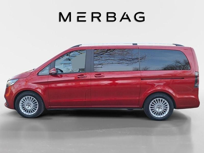 Gebraucht Mercedes V250 Style 190 PS (139 kW) 2024 Rot Van / Kleinbus