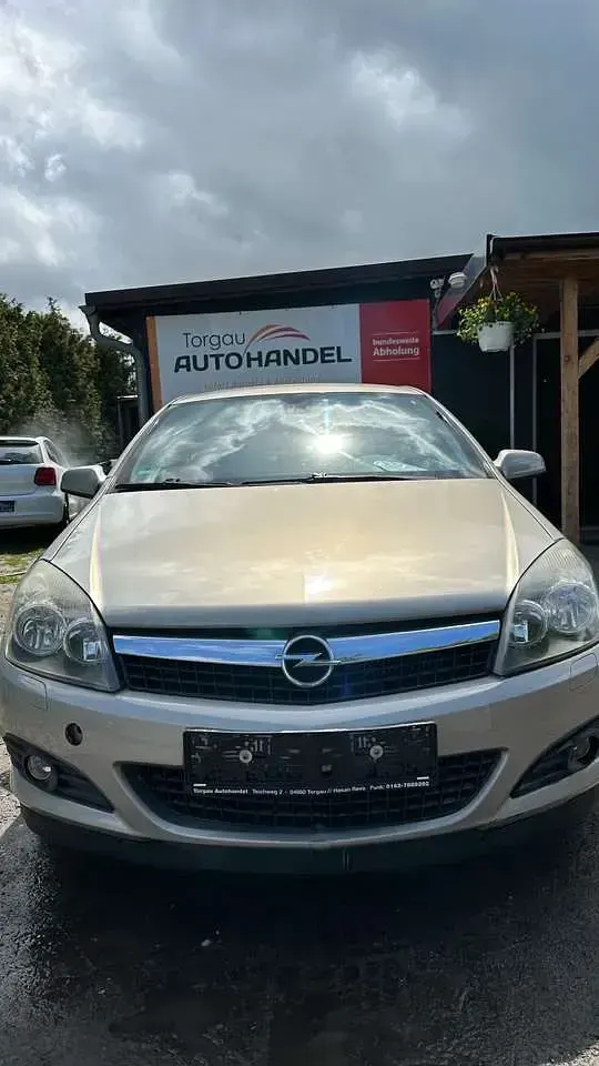 Gebraucht Opel Astra Catch Me 110 PS (80 kW) 2007 Pannacotta m2 Coupé