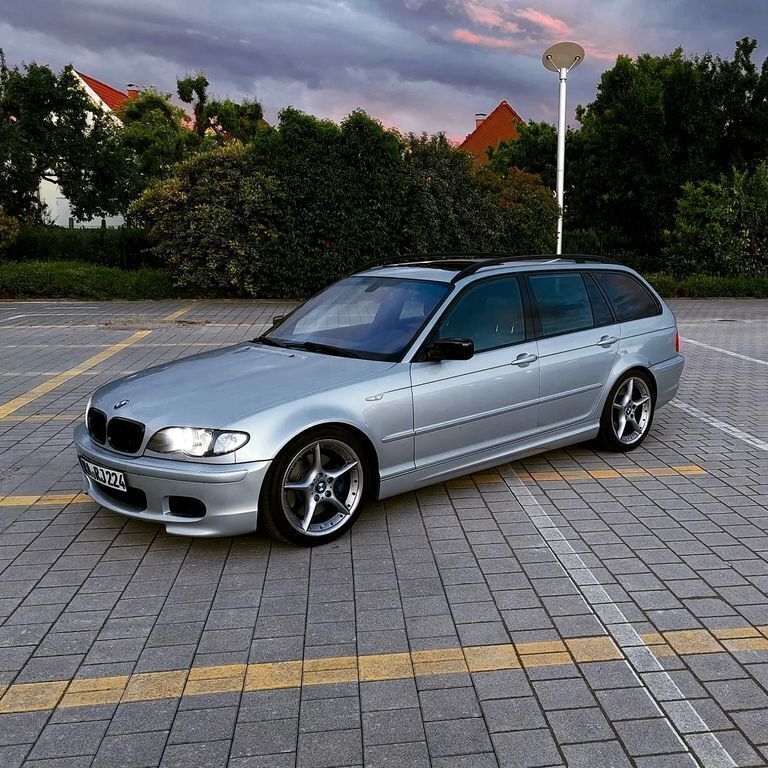 Silber Gebraucht 2002 BMW 330 M Performance Kombi | 8.579 € (Fairer Preis) - Bild 1/4