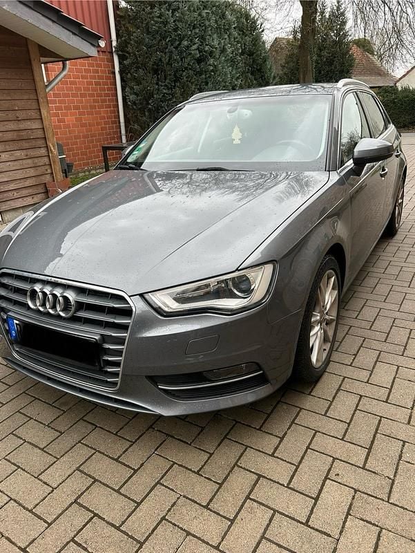 Gebraucht Audi A3 Comfort 140 PS (102 kW) 2014 Grau Limousine