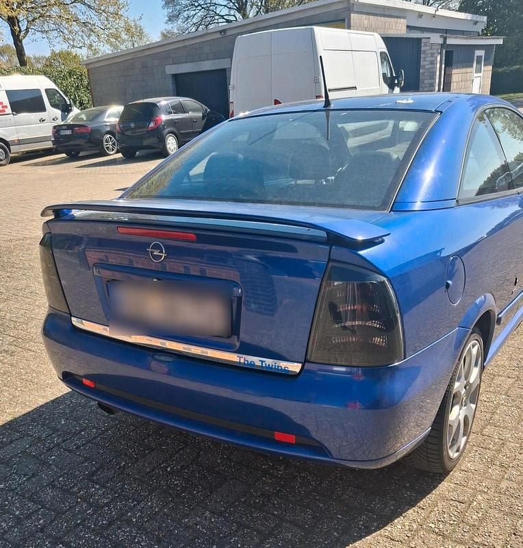 Second-hand Opel Astra 125 CP (91 kW) 2002 Albastru Coupe