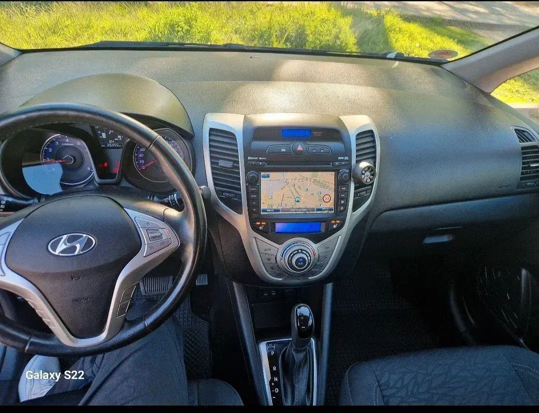 Gebraucht Hyundai i20 Space 125 PS (91 kW) 2019 Grau Kleinwagen