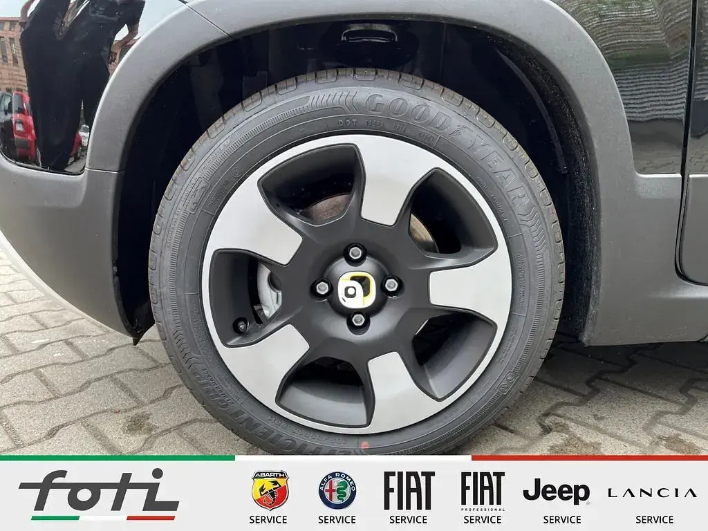 Neu Fiat Panda Cross 65 PS (47 kW) 2026 Schwarz Kleinwagen