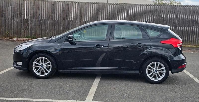 Gebraucht Ford Focus 95 PS (69 kW) 2015 Schwarz Limousine