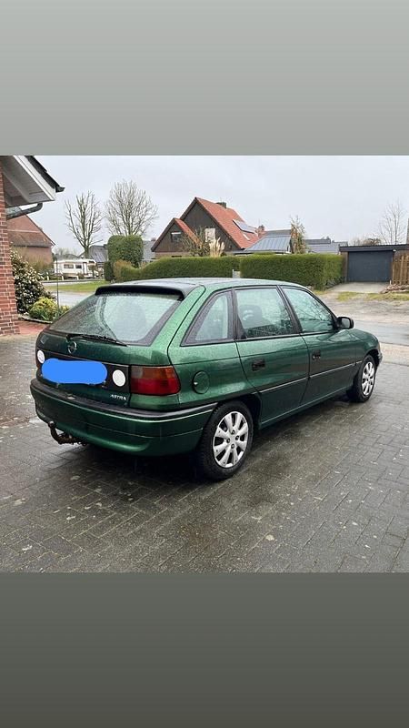 Gebraucht Opel Astra 75 PS (55 kW) 1997 Grün Kleinwagen