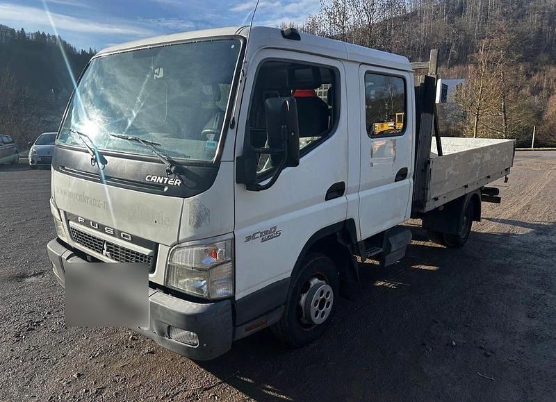 Gebraucht Mitsubishi Canter 131 PS (96 kW) 2011 Weiß Van / Kleinbus