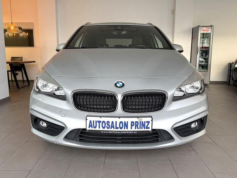 Silber Gebraucht 2014 BMW 218 Active Tourer Van / Kleinbus | 12.980 € (Etwas zu teuer) - Bild 1/4