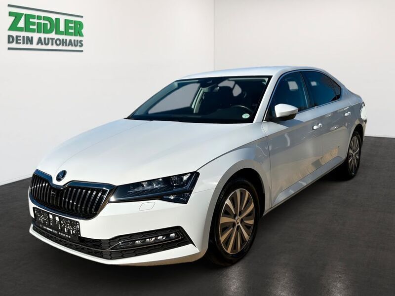Moonweiß perleffekt Gebraucht 2022 Skoda Superb Style Limousine | 25.950 € (Guter Preis) - Bild 1/4