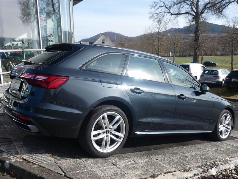 Gebraucht Audi A4 Advanced 190 PS (139 kW) 2020 Grau Kombi