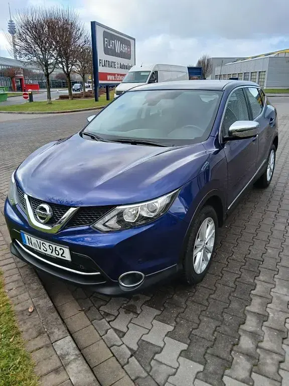 Gebraucht Nissan Qashqai N-Connecta 131 PS (96 kW) 2016 Blau SUV